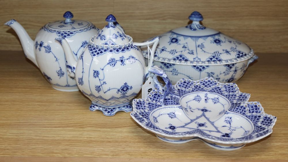 Two Royal Copenhagen blue and white onion pattern teapots, a lidded tureen and an hors doeuvres dish, tallest 17cm
